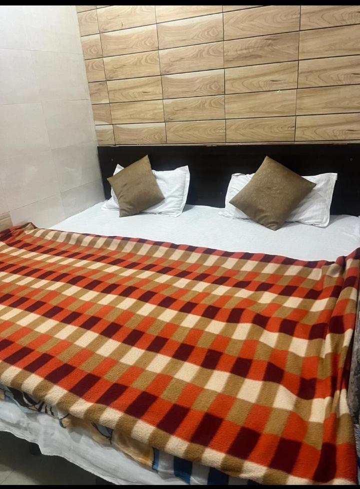 Arora Guest House Amritsar Esterno foto