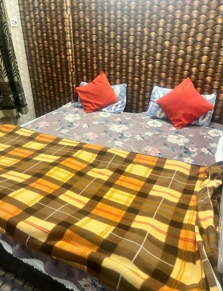 Arora Guest House Amritsar Esterno foto