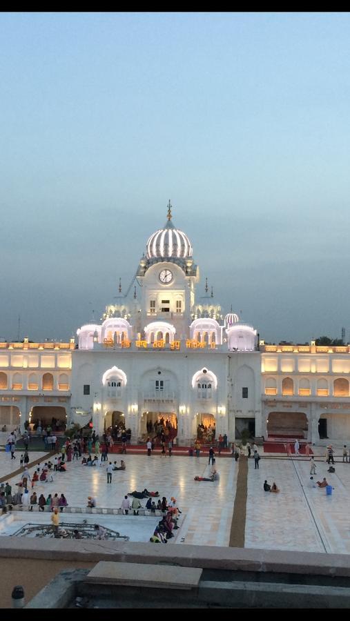 Arora Guest House Amritsar Esterno foto